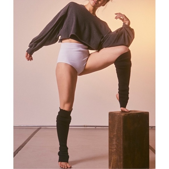 Free People Movement Oversized The Way You Move Crop Sweatshirt Sweater - Picture 3 of 6